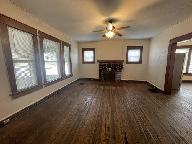 Photo - 320 N Lincoln St