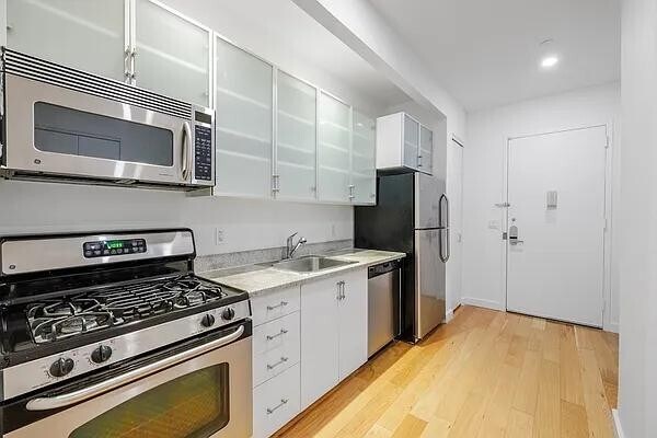 Building Photo - 37 Wall St Rental