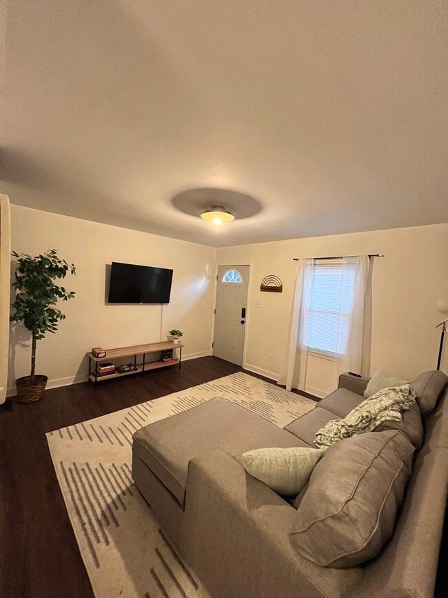 Living Room - 728 King Richard Rd