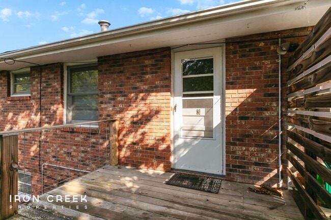 Photo - 784 Caribou Rd