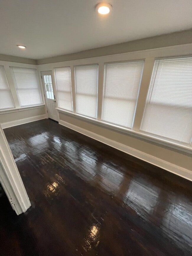 Photo - 438 Wales Rd NE