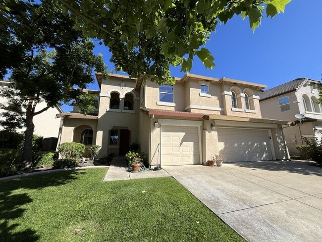 Building Photo - COMING SOON!!! 4 bedroom 3 bathroom home in Elk Grove!