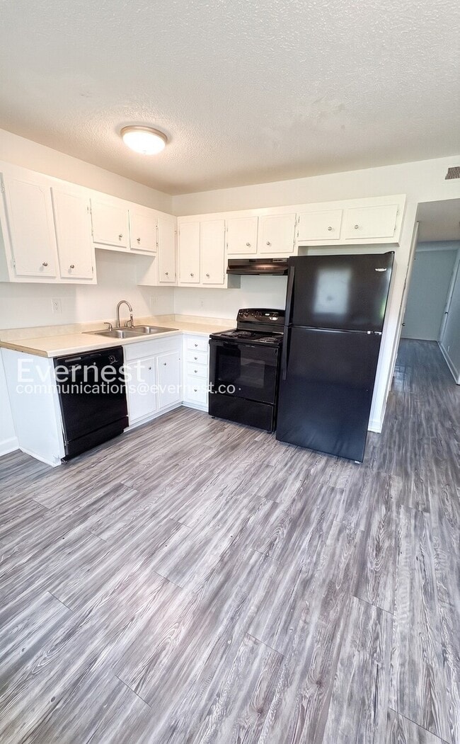 Photo - 1114 N Graycroft Ave