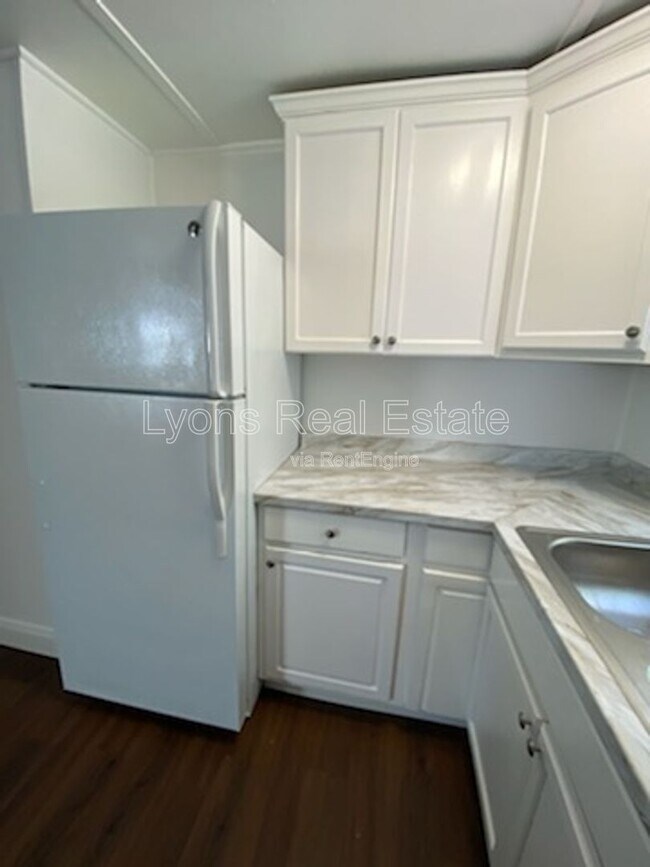 Photo - 717 Burdick Ave