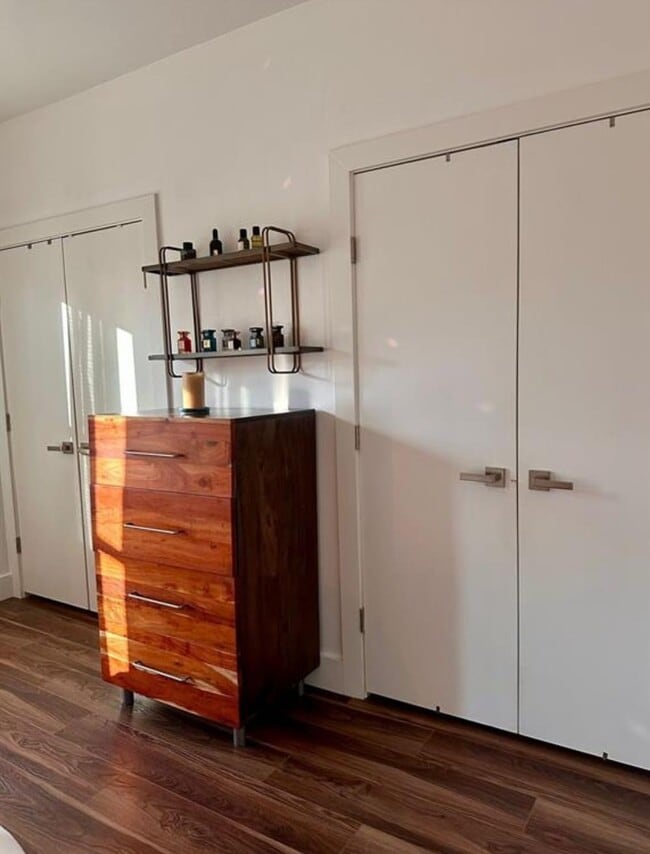 Photo - 407 Winnie St