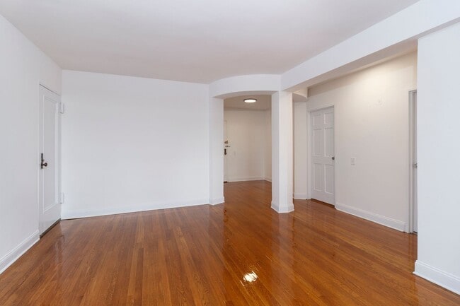 Photo - The Leslie — A Private Garden Enclave for the Modern New Yorker Unit 54W