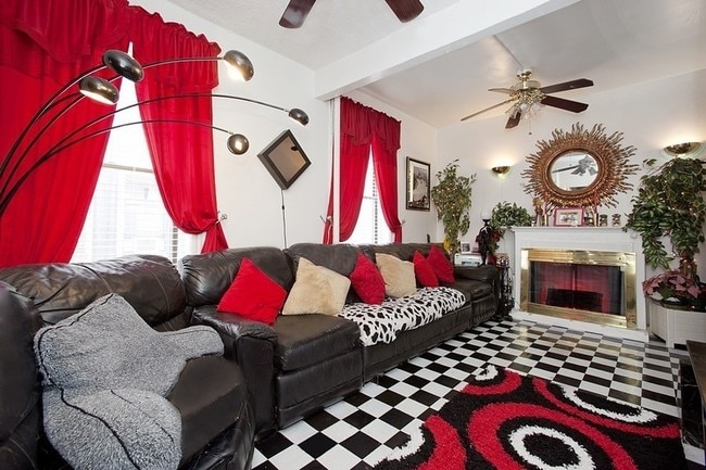 Photo - 409 E 115th St