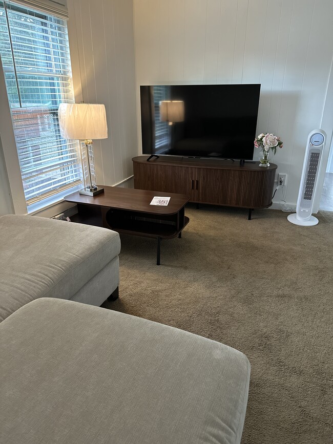 Building Photo - 112 Gaylord St Unit 3