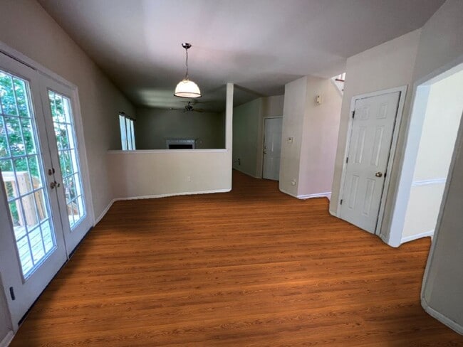 Photo - 417 Oakhall Dr