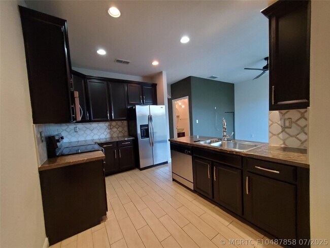 Photo - 289 Lake Monterey Cir