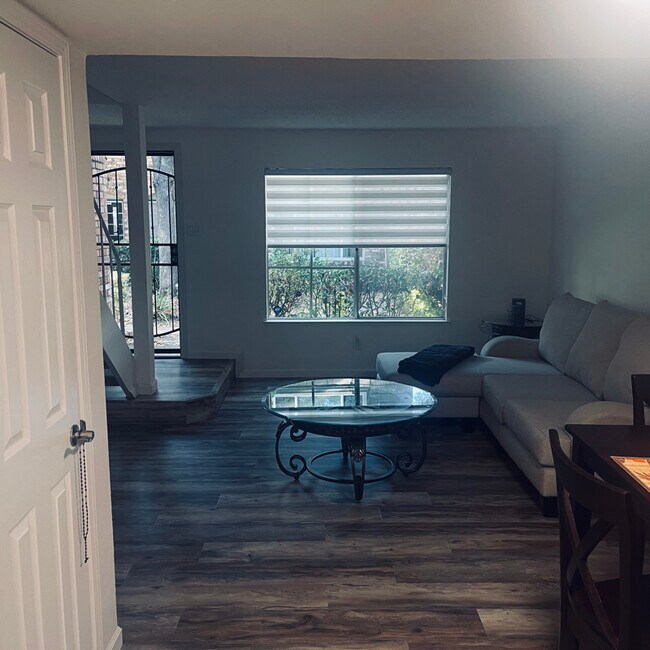 Photo - 1990 Benita Dr