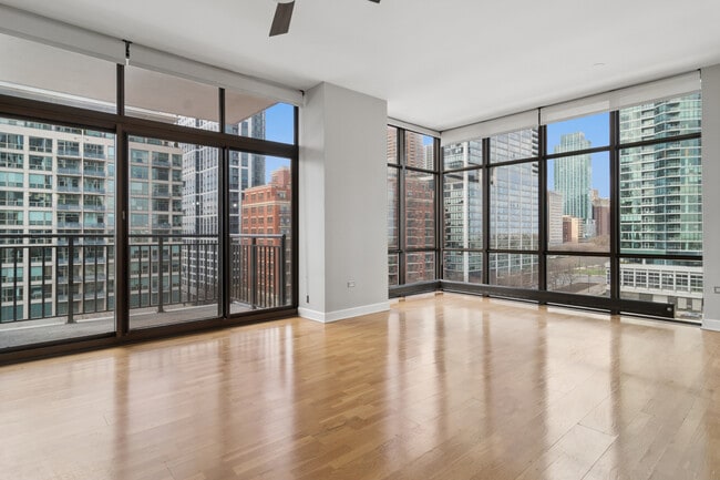 Photo - 1322 S Prairie Ave Unit 913