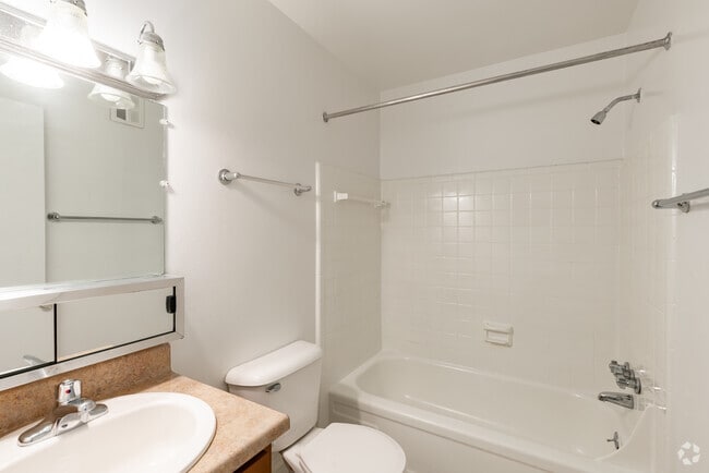 1BR, 1BA - 725SF
