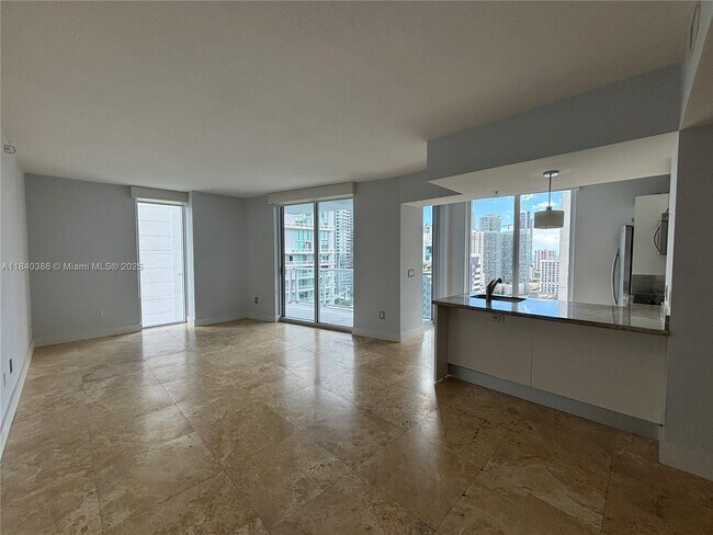 Photo - 185 SW 7th St Unidad 2612