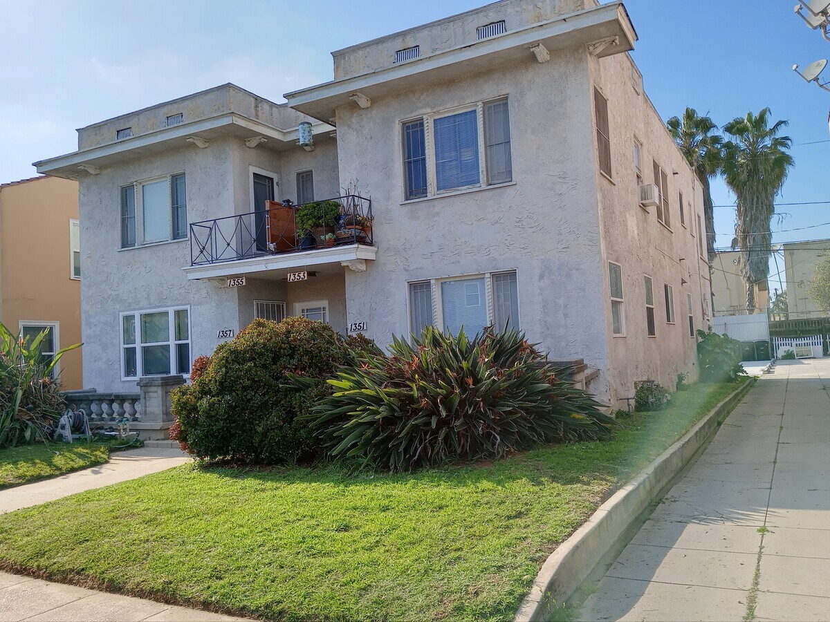 Photo - 1351 S Bronson Ave Apartments Unit 1351