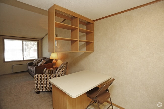 Studio - Dining Area