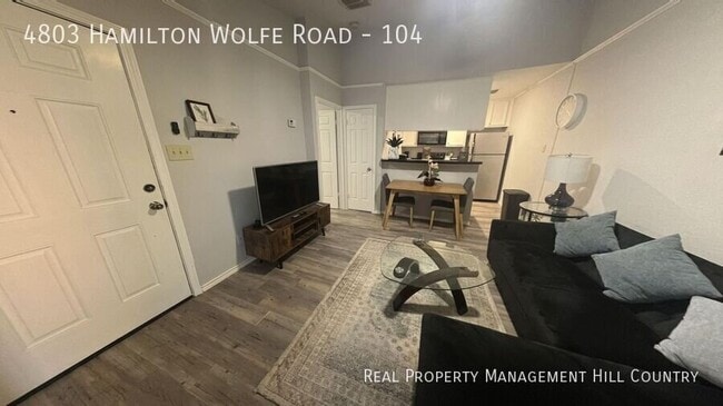 4803 Hamilton Wolfe Unidad 104