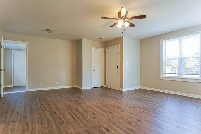 Photo - 700 Robison Dr