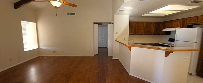 Photo - 1/2 OFF 1ST MONTHS RENT!!! AFFORDABLE UNIT IN NORTH PHOENIX!!!