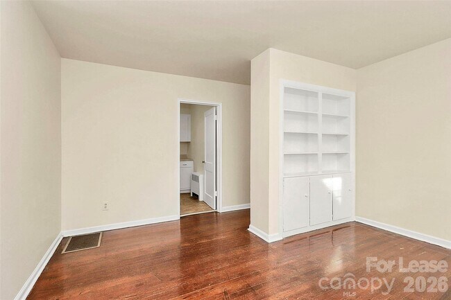 Photo - 540 Wakefield Dr Unit B