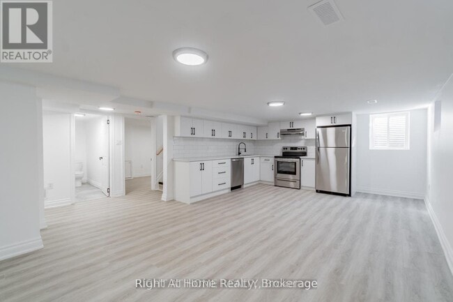 Photo - 899 Florell Dr