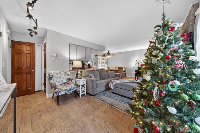 Photo - 74 Homestead Village Dr