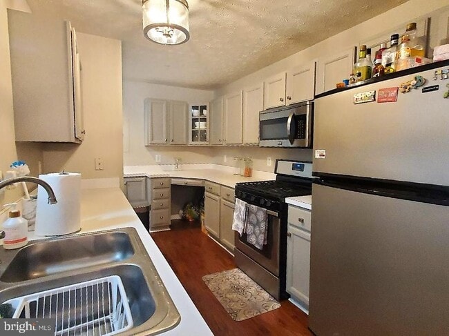 Photo - 2001 Phillips Terrace Unit 6