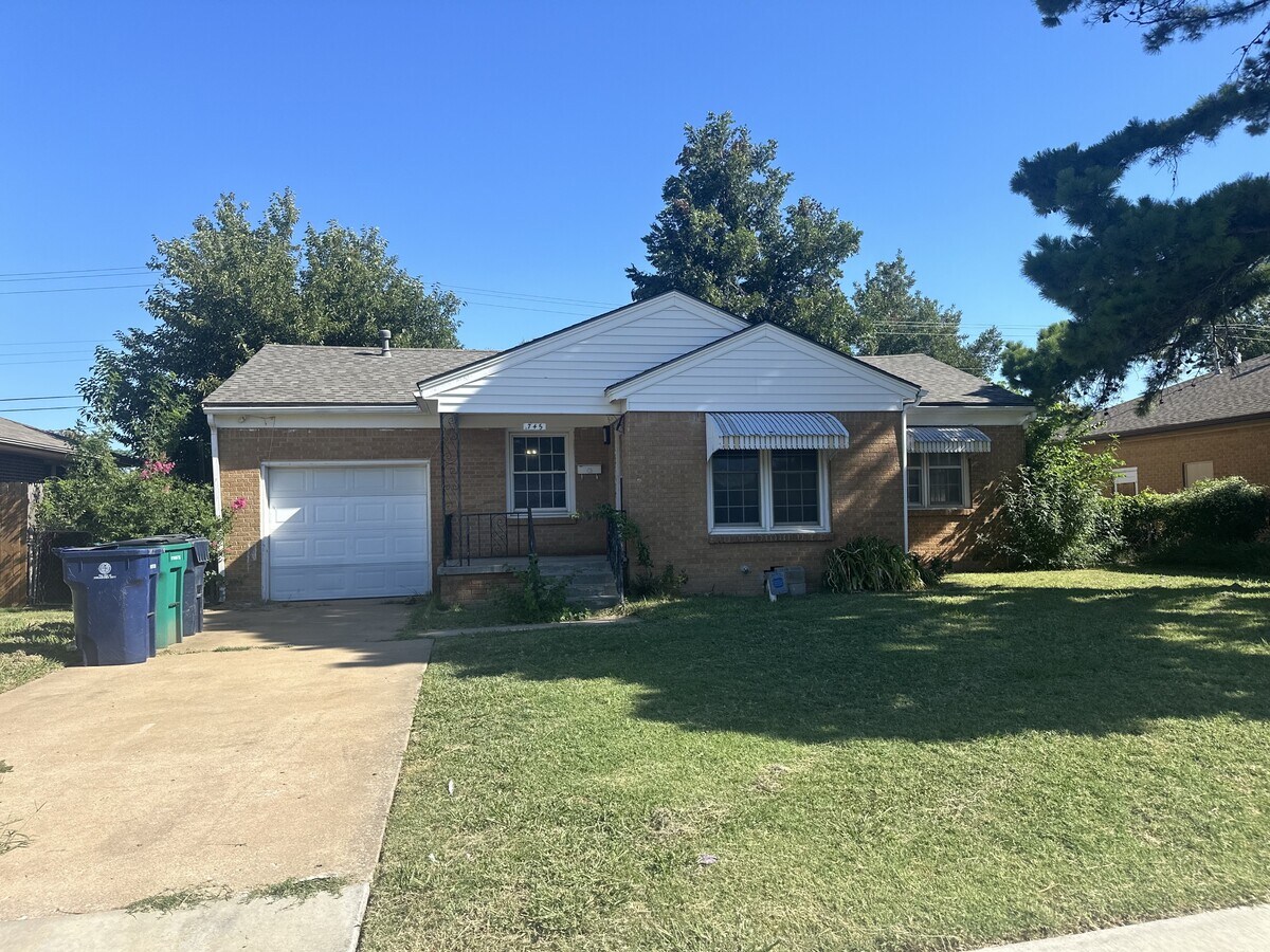 Photo - 745 SW 52nd St