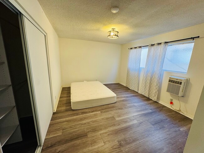 Photo - 14903 S Normandie Ave Unidad 115