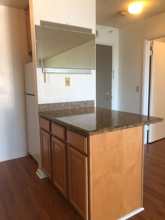 Photo - Beautiful one bedroom with grand Bay view’... Unit 426