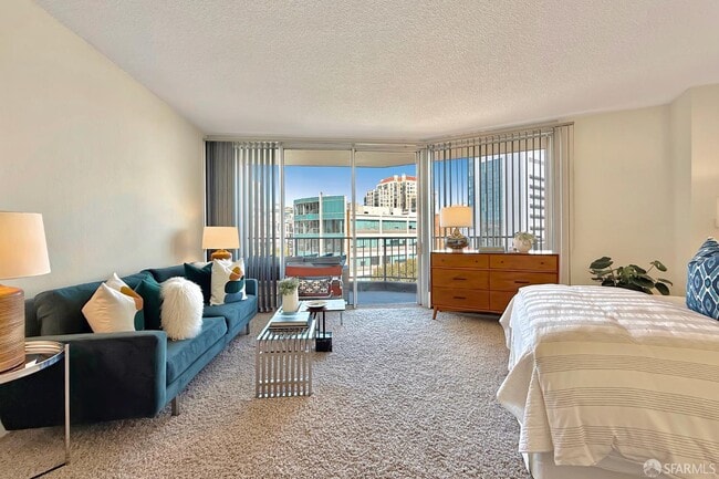 Photo - 1200 Gough St