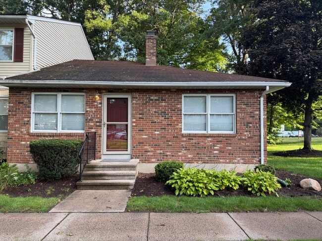 Photo - 2 Windwood Dr Unit 2