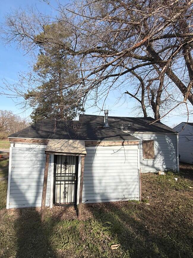 Photo - 730 N 74th St