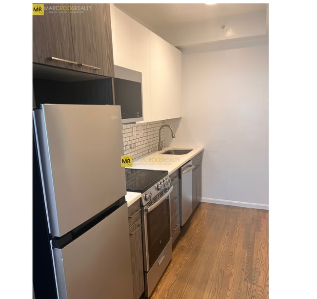 Photo - 19 Peterborough St