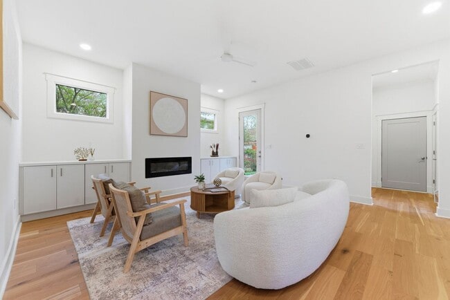 Photo - 205 Whitefoord Ave NE