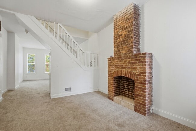 Photo - 2546 W Baltimore St