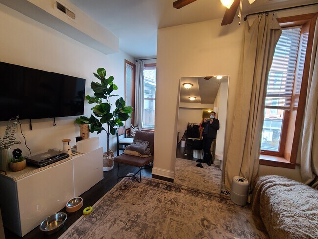 Photo - 939 W Armitage Ave Unit #B