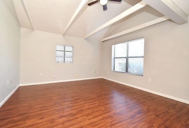 Photo - 2 Bedroom, 1 Bath -  Colonial Town