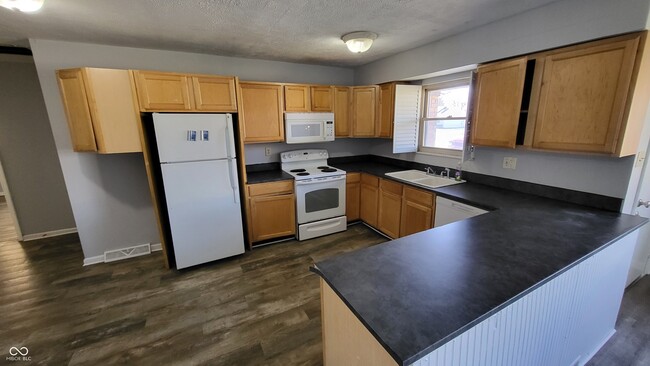 Photo - 2809 N Hawthorne Ln