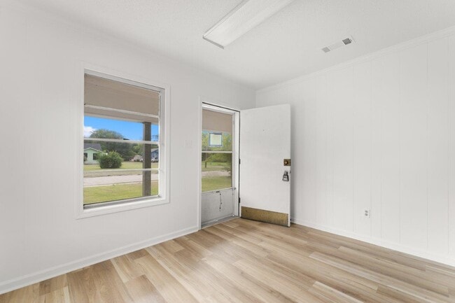 Photo - 610 Mcnabb St