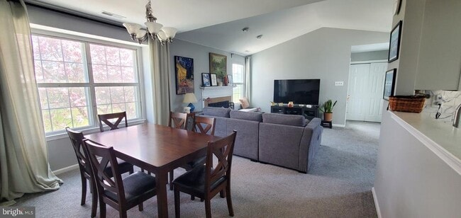 Photo - 665 Rose Hollow Dr