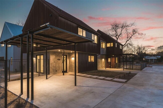 Building Photo - 915 Tillery St