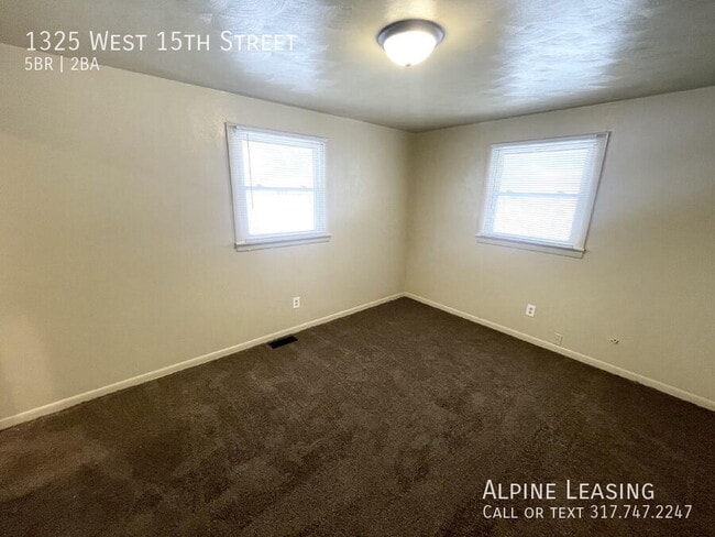 Photo - 1325 W 15th St