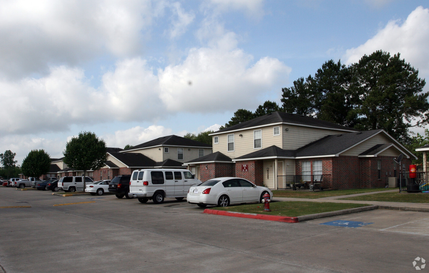 Huffman Hollow Apartments - Huffman Hollow Apartments