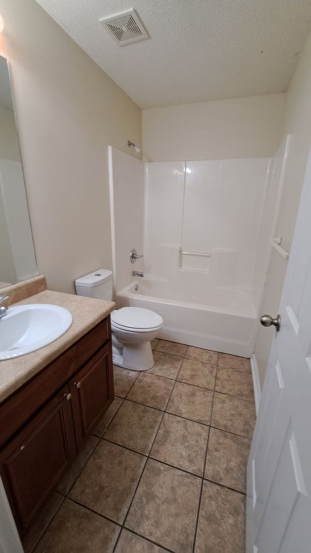 Photo - 221 Glade Ln