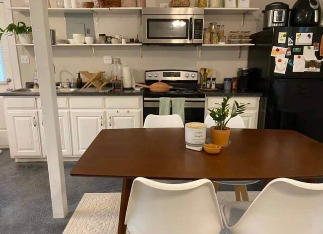 Photo - 1108 Coit St Unit Lower House