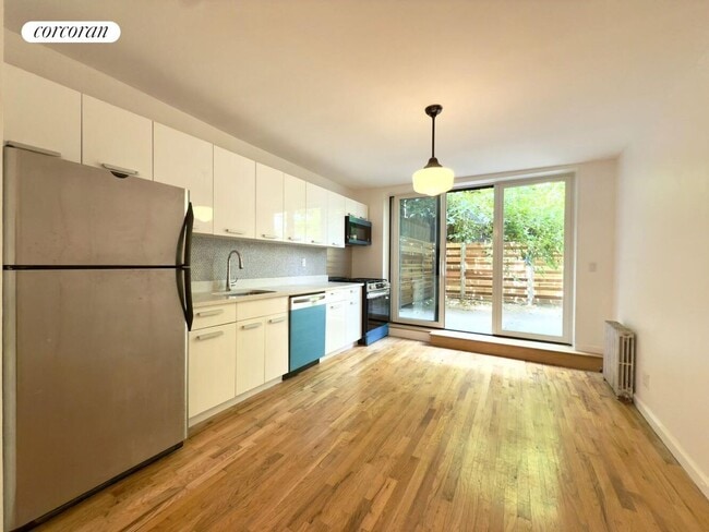 Building Photo - 185 S 2nd St Rental