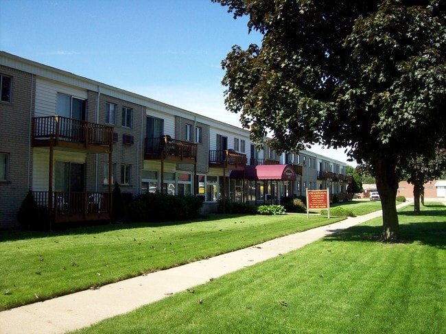 front entry - 14555 Champaign Rd Unit 107