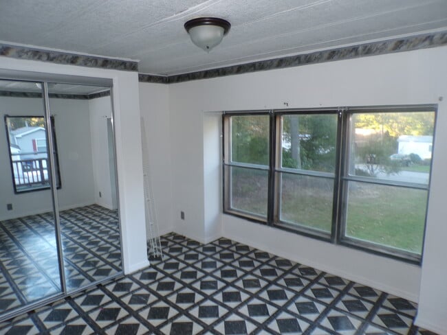 Mucha luz - 5 Marlene Dr