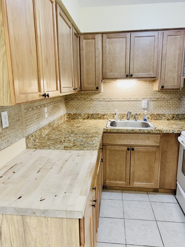 Photo - 1120 Vineyard St